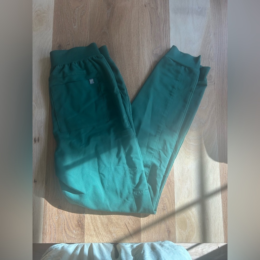 Fabletics Hunter Green Joggers (Small - Tall)